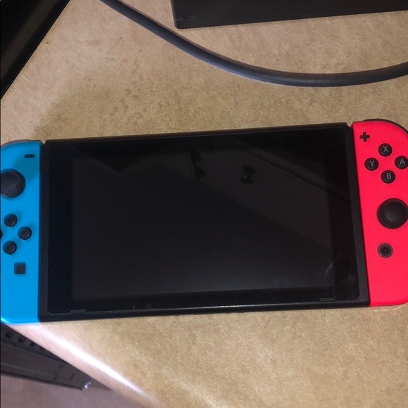 Nintendo switch - Picture 2 of 5
